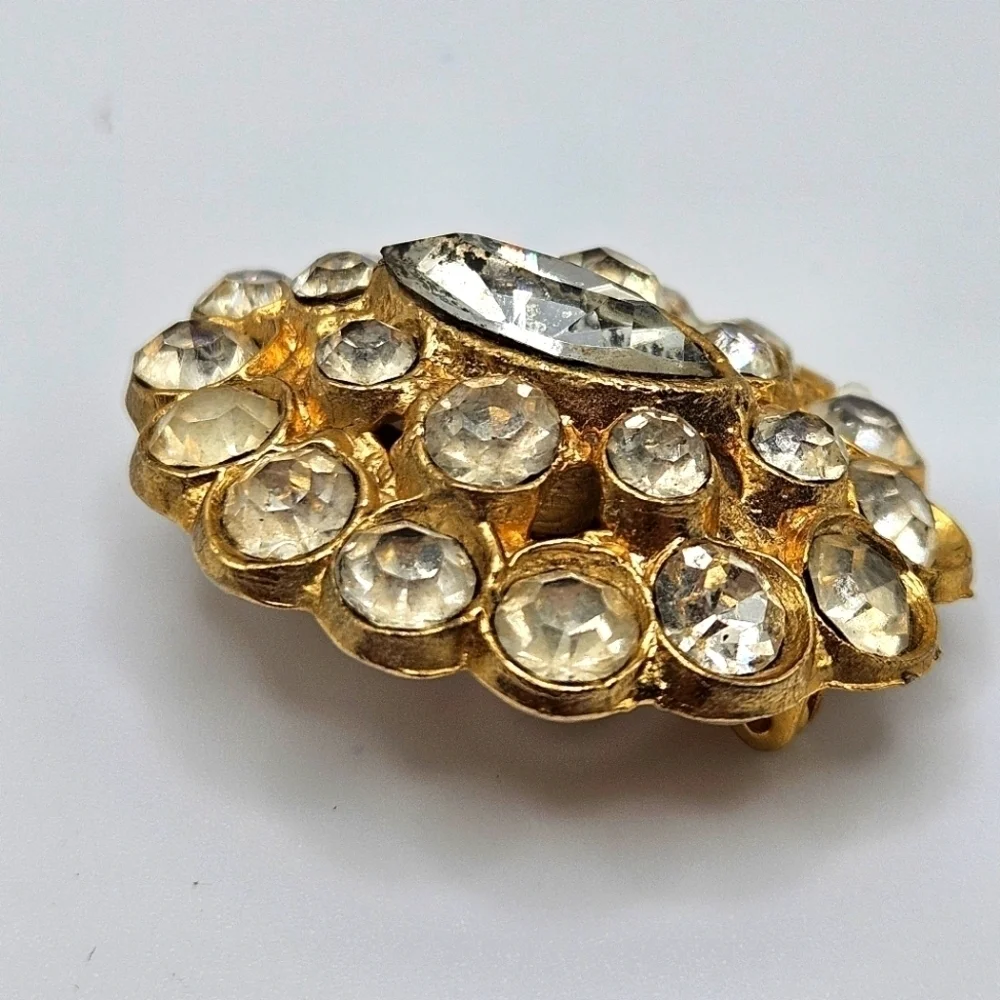 VINTAGE Pave Rhinestone Oval Gold Tone Brooch Pin